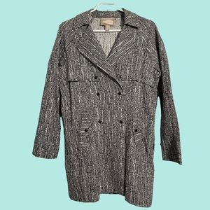 OVERSIZED BLACK & WHITE TRENCH